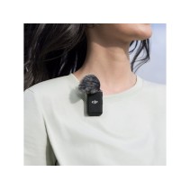 DJI Mic 2 – bežični mikrofon s 1 odašiljačem i 1 prijemnikom, 2,4 GHz, do 250 m dosega, 8 h radnog vremena.